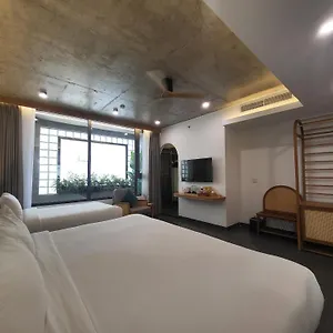 Leaf Beachfront **** Đà Nẵng